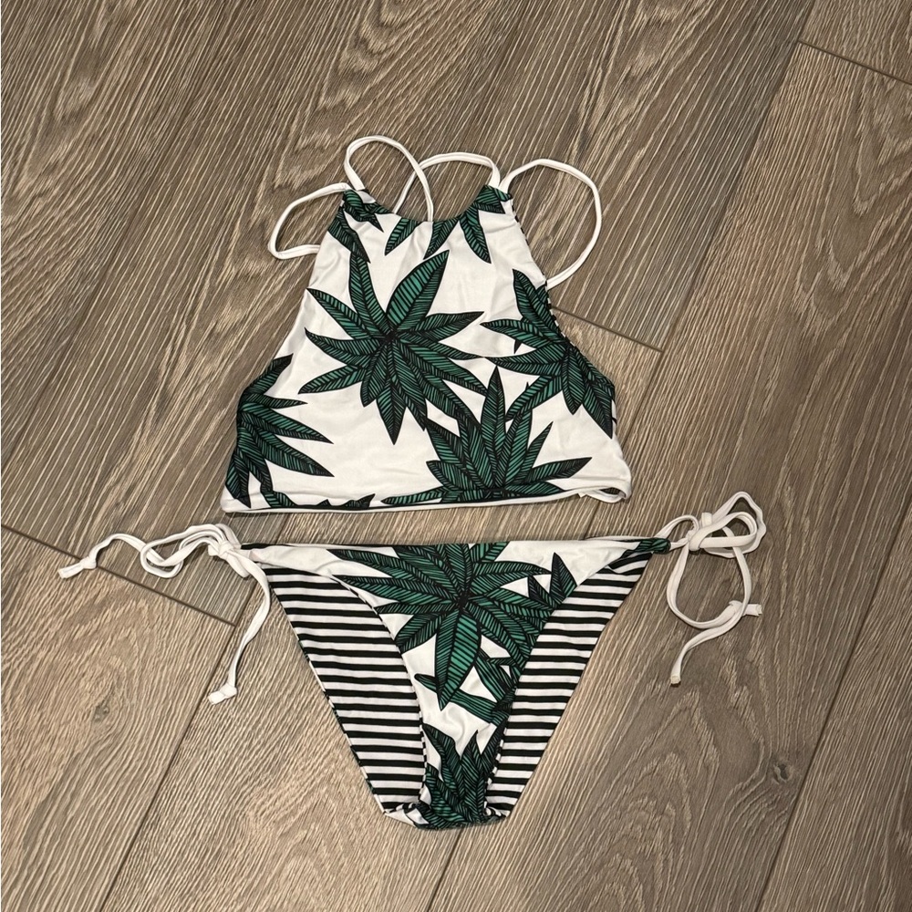 Cupshe Reversible Bikini Set
